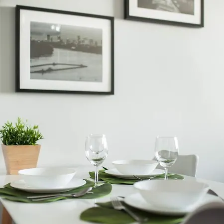 River Front, Great View From 14th Floor, Next To Pge Narodowy Stadium, Aircon - By Warsawskyline Appartement Varsovie